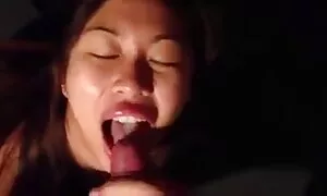 بينما الزوج بعيد سكس حيوانات مع نساء سكس حيوانات مع نساء
