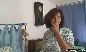 تريشا ري في سن المراهقة أحمر الشعر لأول مرة وجود الديك الأسود الكبير جنس عربي محارم