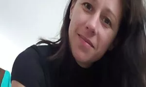 مقابلة تتحول إلى اللسان امهات سكرانه