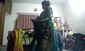 الساخنة جبهة تحرير مورو الإسلامية تجريد تظهر لها ضخمة الثدي وصديد شعر سكس عربي واجنبي مترجم