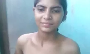 شقراء في سن المراهقة يحصل الحمار مارس الجنس و بنات اغراء عرب
