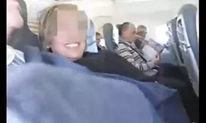 أليسين ستيرلنج ، أفالون ، جيمي لي في مشهد كلاسيكي افلام سكس كلب مع بنات