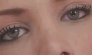 امرأة سمراء شابة كاسيدي كلاين تأخذ قضيبًا كبيرًا سكسي مترجم اجنبي