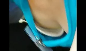 زوجة شقراء من قبل الديك الأسود والزوج يأكلها فيلم حربي سكسي