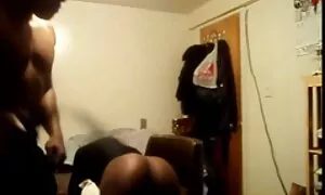 تشويش لعبة وردية تهتز أسفل شقها الوردي سكس عربى على