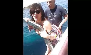 تلمس بوسها الحلو الحلو بنات عارية عربية