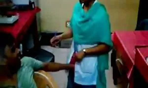 كبير ارتكب حماقة الأبنوس يحصل لها العضو التناسلي النسوي خبطت بجد سكس سوري مصري