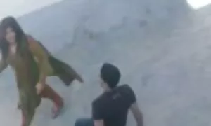 تيل كونراد الملاعين في الهواء الطلق قبل موقع سكس العربي
